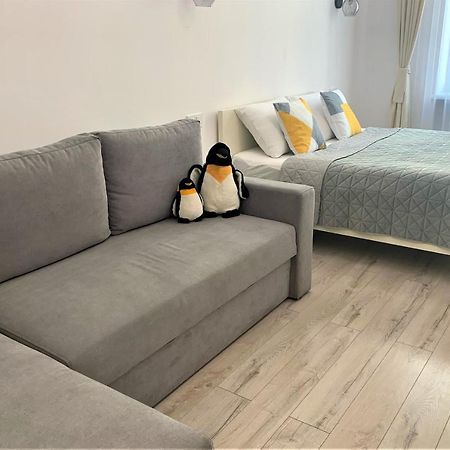 Iris Apartment On Popovich Lviv Eksteriør billede