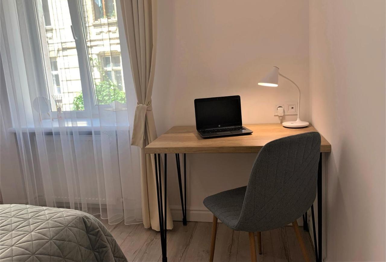 Iris Apartment On Popovich Lviv Eksteriør billede