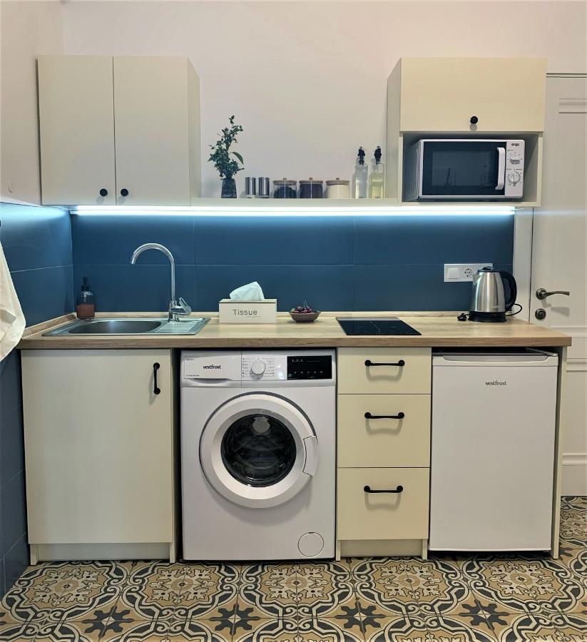 Iris Apartment On Popovich Lviv Eksteriør billede