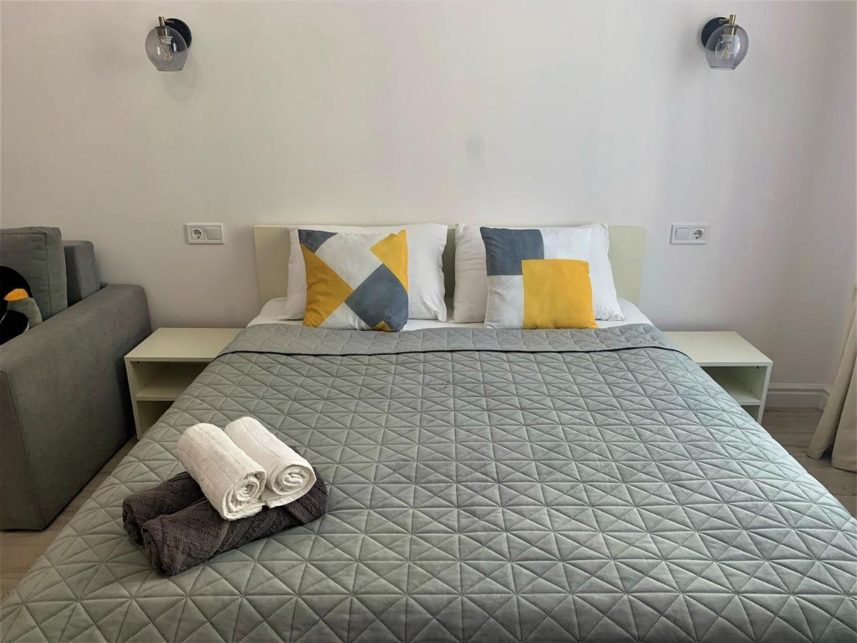 Iris Apartment On Popovich Lviv Eksteriør billede